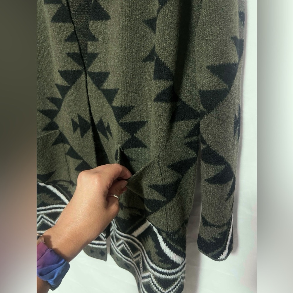 Frye Black and Green Geometric Aztec Southwestern Oversized Open Cardigan Cozy - Picture 5 of 10
